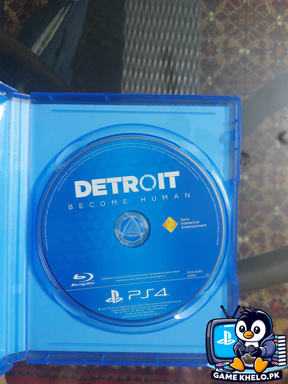 Detroit Become Human PS4 Disc Closeup - Game Khelo Pakistan