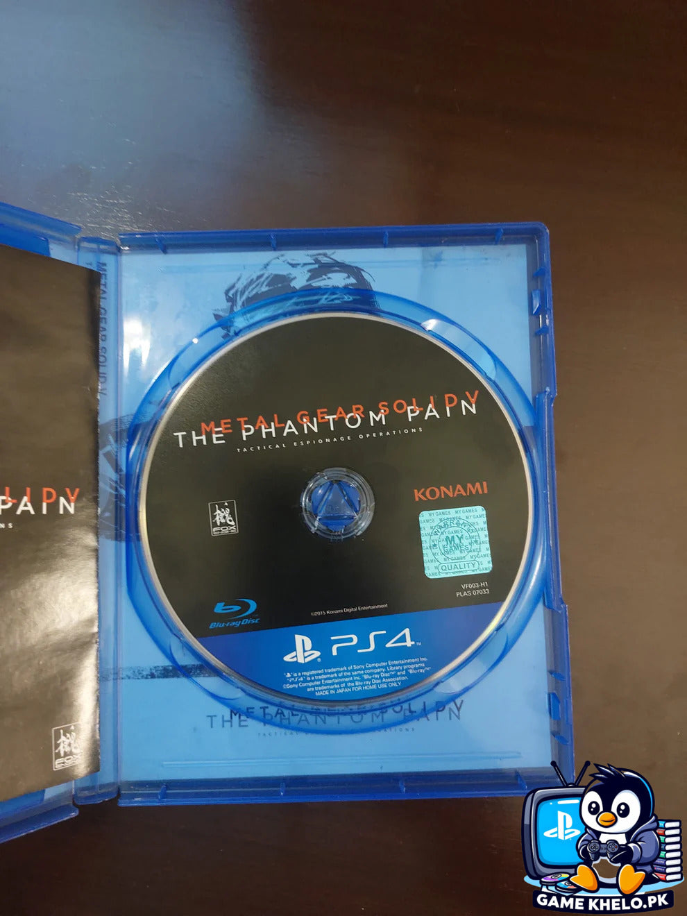 Metal Gear Solid V: The Phantom Pain PS4 Disc Closeup - Game Khelo